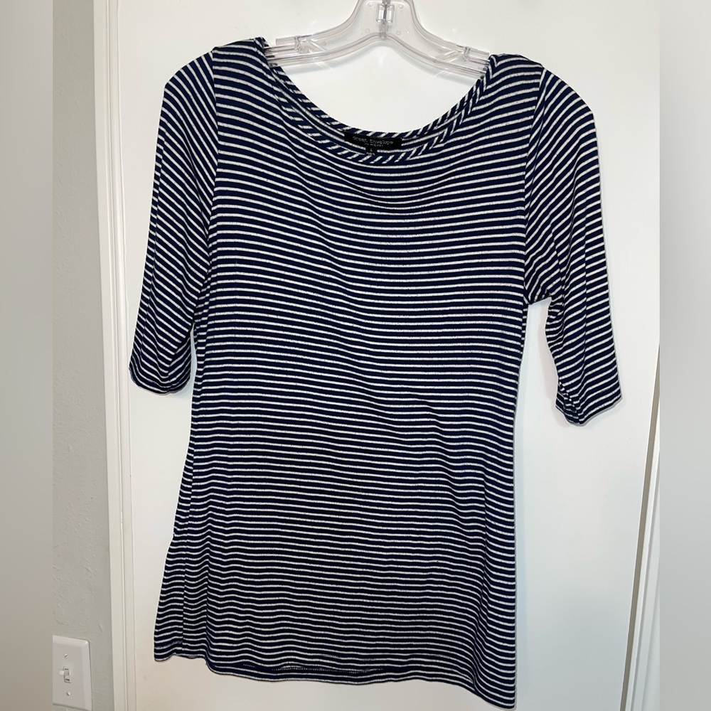 Navy blue stripe 3/4 length sleeve.